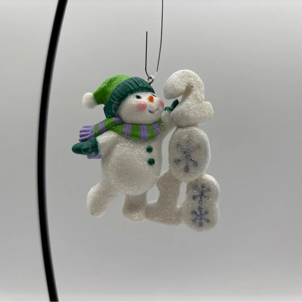 Hallmark Keepsake 2018 Frosty Fun Decade‎ Christmas Tree Ornament 9th In Series